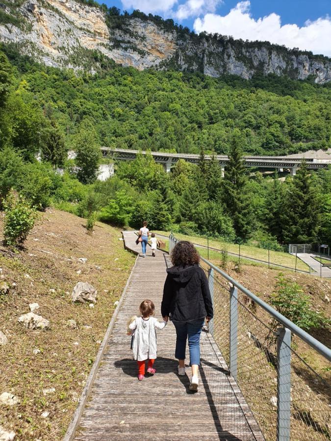 Home Nantua Studio Meubles Ain-Jura מראה חיצוני תמונה